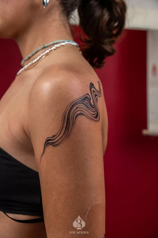 Abstract Flow Shoulder