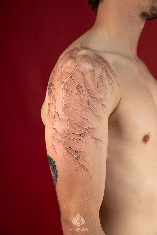 Lightning Abstract Shoulder